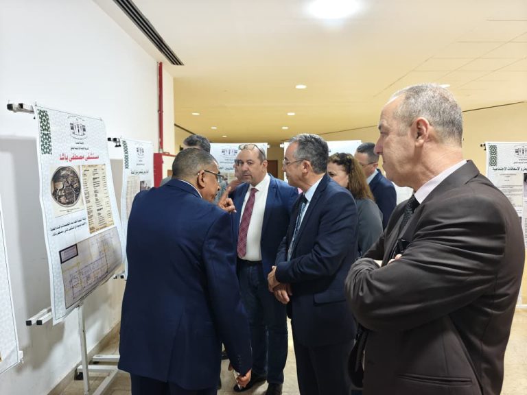 جامعة علوم الصحة المجاهد الدكتور يوسف الخطيب تحتضن يوماً تحسيسياً حول المنظومة الصحية في الجزائر من خلال الأرشيف