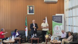 Le directeur de l&rsquo;Université des sciences de la santé préside la cérémonie de remise des diplômes aux formateurs de la formation de perfectionnement en anglais