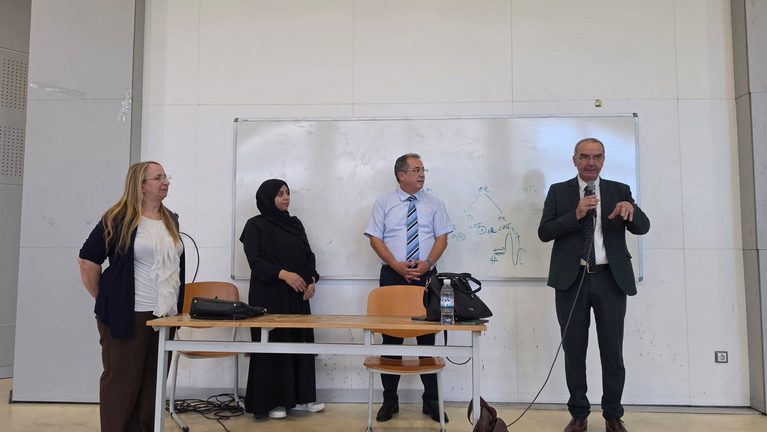 Rencontre entre les professeurs et le personnel administratif et les étudiants des trois facultés de l’Université des sciences de la santé