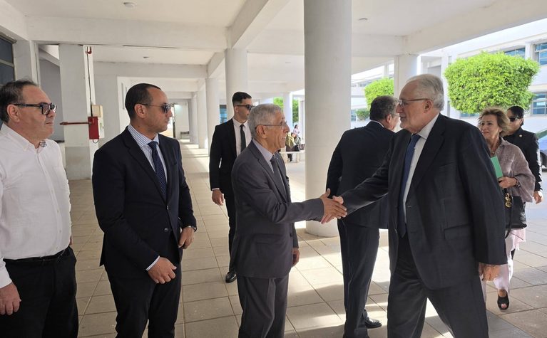 تدشين وتسمية قاعة المحاضرات باسم المجاهد الأستاذ سليم حفيز بكلية طب الأسنان بجامعة علوم الصحة
